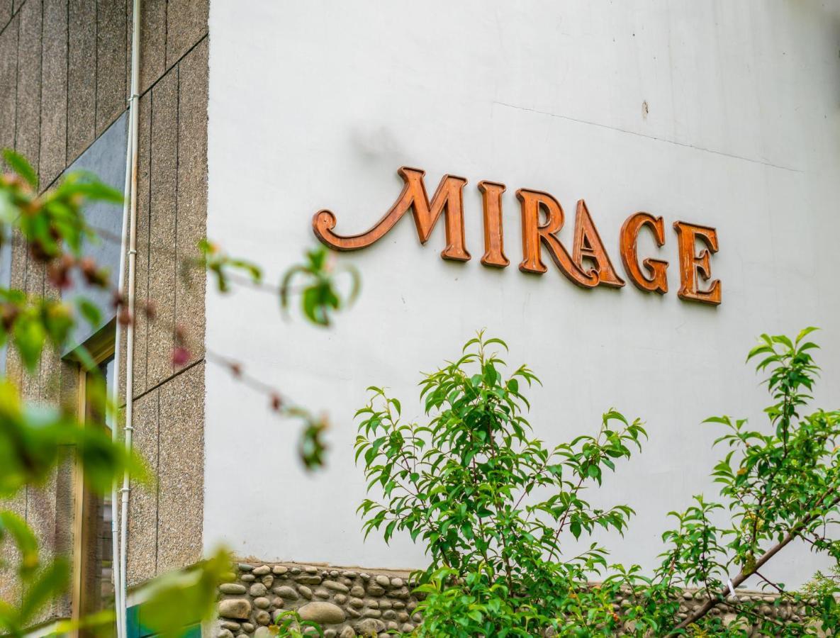 Hotel Mirage Srinagar  Exterior photo