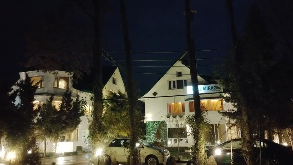 Hotel Mirage Srinagar  Exterior photo